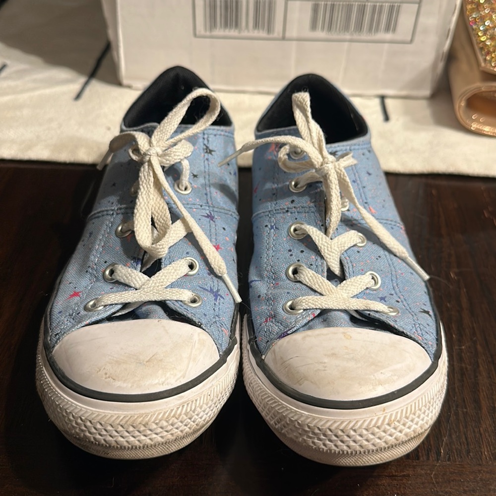 Kids converse